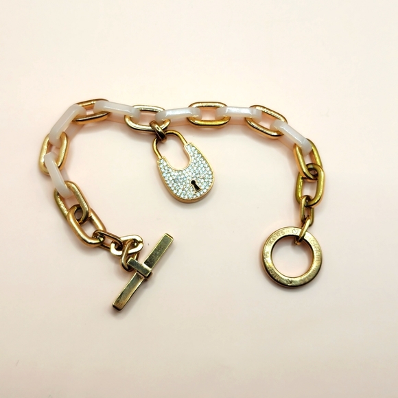Michael Kors Rose Gold Toggle Bracelet With Lock Charm - Picture 6 of 9